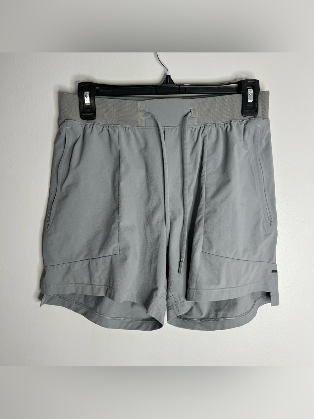 Lululemon License To Train 5 Inch Inseam Shorts Men Small Grey LM7BDTS Linerless